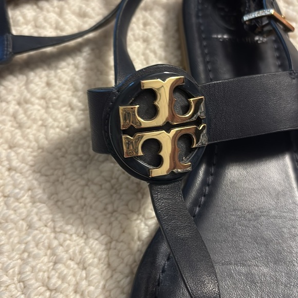 Tory Burch Navy Sandals with Gold Logo - Picture 7 of 7